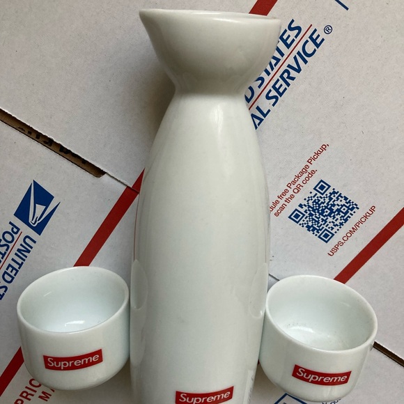 Supreme Sake Set - Picture 2 of 2